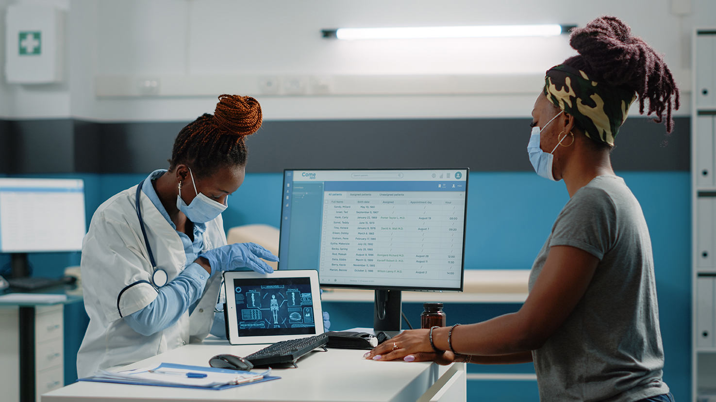 Consultation médicale avec support numérique
